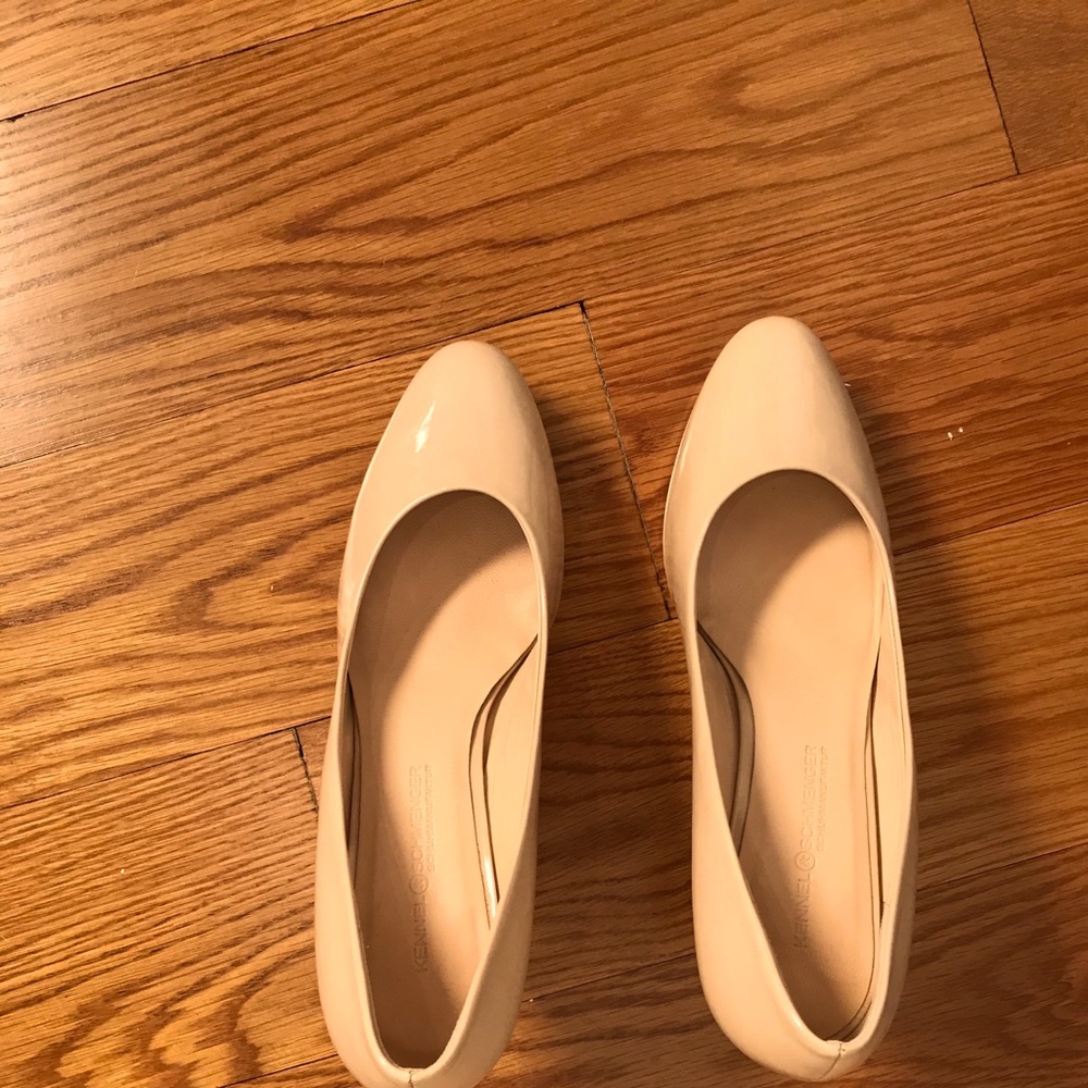 High Quality Cream Patent leather Platform Pump